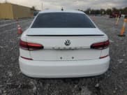 ✅ 2020 Volkswagen Passat R-Line • VIN: 1VWMA7A31LC021486 • Lot: 82633875. Wystawiony na Copart z przebiegiem 85 676 mil. Bezpłatny archiwum sprzedaży aukcyjnych z USA i szczegółowy raport historii pojazdu na DreamBid. Zdjęcie 6.