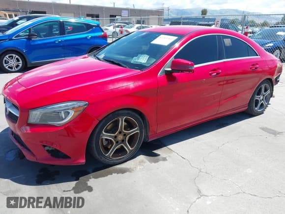 ✅ 2014 Mercedes-Benz CLA 250 • VIN: WDDSJ4EBXEN050072 • Lot: 42261360. Listed on IAAI with 92,555 mi. Free auction sales archive from the USA and detailed vehicle history report at DreamBid. Image 18.
