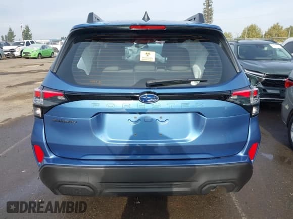 ✅ 2025 Subaru Forester • VIN: JF2SLDAC7SH572754 • Lot: 43669287. Listed on IAAI with 5,869 mi. Free auction sales archive from the USA and detailed vehicle history report at DreamBid. Image 17.