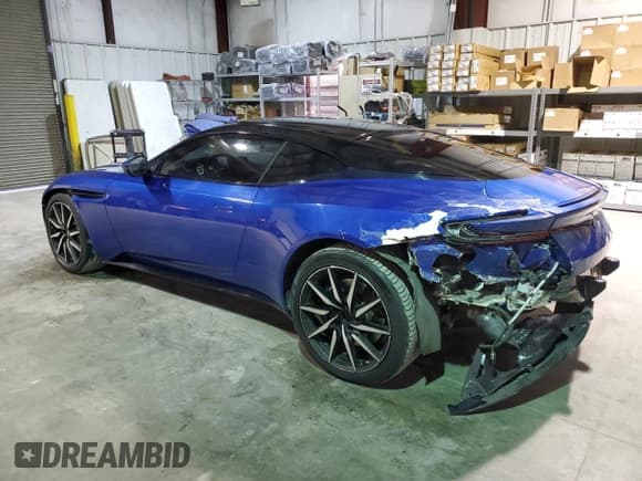 ✅ 2019 Aston Martin DB11 V8 • VIN: SCFRMFAWXKGL07303 • Lot: 43131055. Wystawiony na Copart z przebiegiem 20 687 mil. Bezpłatny archiwum sprzedaży aukcyjnych z USA i szczegółowy raport historii pojazdu na DreamBid. Zdjęcie 2.