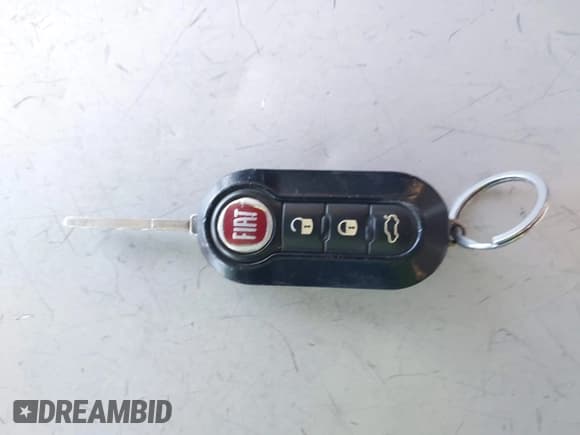 ✅ 2014 FIAT 500L Easy • VIN: ZFBCFABH3EZ020172 • Lot: 42452919. Wystawiony na IAAI z przebiegiem 114 055 mil. Bezpłatny archiwum sprzedaży aukcyjnych z USA i szczegółowy raport historii pojazdu na DreamBid. Zdjęcie 11.