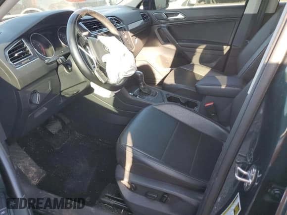 ✅ 2018 Volkswagen Tiguan SEL • VIN: 3VV3B7AX7JM008446 • Lot: 53435775. Listed on Copart with 93,776 mi. Free auction sales archive from the USA and detailed vehicle history report at DreamBid. Image 7.