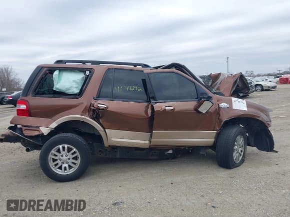 ✅ 2012 Ford Expedition XLT • VIN: 1FMJU1J57CEF20286 • Lot: 41748332. Listed on IAAI with Not provided. Free auction sales archive from the USA and detailed vehicle history report at DreamBid. Image 12.