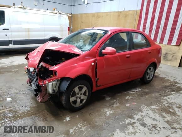 2005 Chevrolet Aveo LS z VIN KL1TD526X5B315939, wystawiony jako Copart lot #82359764 z przebiegiem 121 369 mil mil oraz Szkoda całkowita • Salvage title. Historia ofert i sprzedaży dostępna na DreamBid. Obrazek 1.