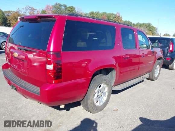 ✅ 2013 Chevrolet Suburban LT • VIN: 1GNSCJE05DR374014 • Лот: 43646383. Опубликован ранее на IAAI с пробегом 213 005 миль. Бесплатный доступ к архиву аукционных продаж из США и подробный отчёт об истории автомобиля на DreamBid. Изображение 4.