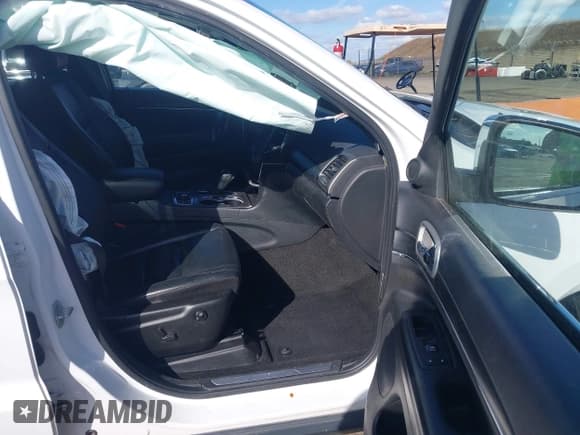 ✅ 2022 Jeep Grand Cherokee Limited • VIN: 1C4RJFBG0NC110652 • Lot: 43644552. Listed on IAAI with 106,275 mi. Free auction sales archive from the USA and detailed vehicle history report at DreamBid. Image 5.