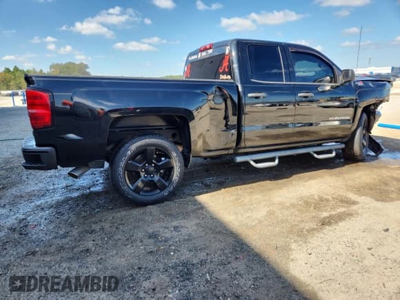 ✅ 2018 Chevrolet Silverado 1500 Custom • VIN: 1GCRCPEC4JZ319859 • Lot: 91037375. Wystawiony na Copart z przebiegiem 122 464 mil. Bezpłatny archiwum sprzedaży aukcyjnych z USA i szczegółowy raport historii pojazdu na DreamBid. Zdjęcie 3.
