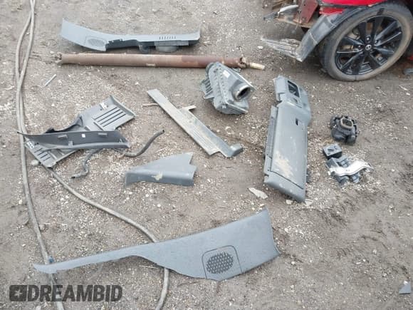 ✅ 2005 Chevrolet Silverado 1500 Work Truck • VIN: 1GCEC14X95Z330927 • Лот: 41565885. Опубликован ранее на IAAI с пробегом Не указан. Бесплатный доступ к архиву аукционных продаж из США и подробный отчёт об истории автомобиля на DreamBid. Изображение 11.