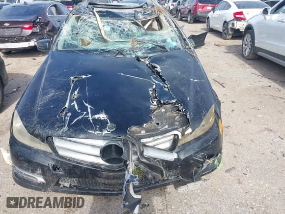 ✅ 2013 Mercedes-Benz C 250 Sport • VIN: WDDGF4HBXDR275022 • Lot: 42709848. Wystawiony na IAAI z przebiegiem Nie podano. Bezpłatny archiwum sprzedaży aukcyjnych z USA i szczegółowy raport historii pojazdu na DreamBid. Zdjęcie 13.