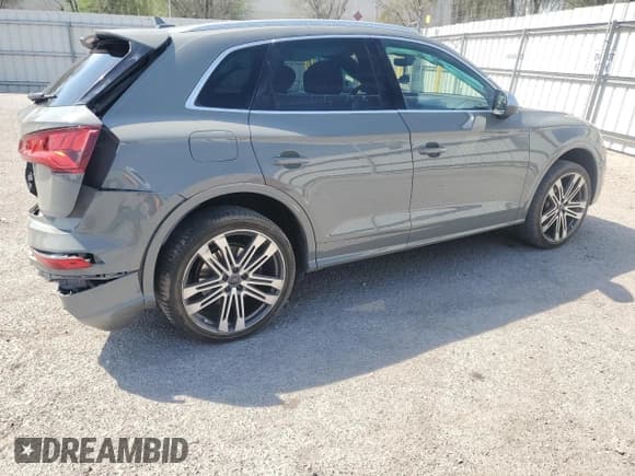 ✅ 2020 Audi SQ5 Premium Plus • VIN: WA1B4AFY8L2010262 • Lot: 69569485. Listed on Copart with Not provided. Free auction sales archive from the USA and detailed vehicle history report at DreamBid. Image 3.