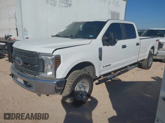 ✅ 2019 Ford F-250 XL • VIN: 1FT7W2BTXKEF78855 • Lot: 42893495. Listed on IAAI with 99,136 mi. Free auction sales archive from the USA and detailed vehicle history report at DreamBid. Image 2.