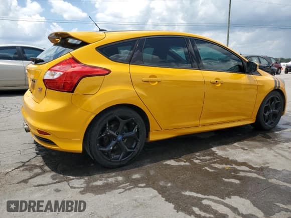 ✅ 2013 Ford Focus ST • VIN: 1FADP3L9XDL167923 • Lot: 65013115. Wystawiony na Copart z przebiegiem 186 685 mil. Bezpłatny archiwum sprzedaży aukcyjnych z USA i szczegółowy raport historii pojazdu na DreamBid. Zdjęcie 3.