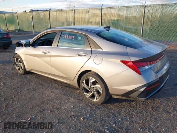 ✅ 2025 Hyundai Elantra SEL Convenience • VIN: KMHLS4DGXSU983816 • Lot: 43693163. Listed on IAAI with 10,377 mi. Free auction sales archive from the USA and detailed vehicle history report at DreamBid. Image 3.