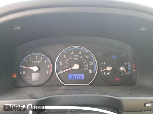 2007 Hyundai Santa Fe GLS z VIN 5NMSG13D87H064788, wystawiony jako Copart lot #68860954 z przebiegiem 193 509 mil mil oraz Nie do naprawy • Non repairable. Historia ofert i sprzedaży dostępna na DreamBid. Obrazek 9.