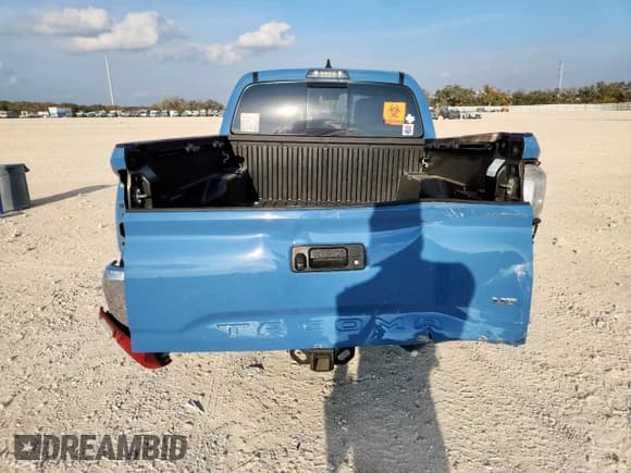 ✅ 2019 Toyota Tacoma SR5 • VIN: 5TFAZ5CN0KX073779 • Lot: 93379175. Listed on Copart with 129,927 mi. Free auction sales archive from the USA and detailed vehicle history report at DreamBid. Image 6.