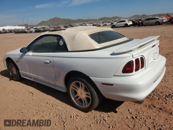 ✅ 1998 Ford Mustang GT • VIN: 1FAFP45X3WF212549 • Lot: 92836315. Wystawiony na Copart z przebiegiem 165 294 mil. Bezpłatny archiwum sprzedaży aukcyjnych z USA i szczegółowy raport historii pojazdu na DreamBid. Zdjęcie 2.