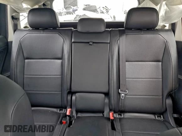 ✅ 2021 Volkswagen Tiguan SE • VIN: 3VV3B7AX4MM112204 • Lot: 94812705. Wystawiony na Copart z przebiegiem 71 115 mil. Bezpłatny archiwum sprzedaży aukcyjnych z USA i szczegółowy raport historii pojazdu na DreamBid. Zdjęcie 10.