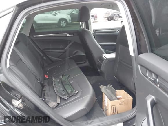 ✅ 2020 Volkswagen Passat R-Line • VIN: 1VWMA7A35LC018414 • Лот: 41443751. Опубликован ранее на IAAI с пробегом 66 776 миль. Бесплатный доступ к архиву аукционных продаж из США и подробный отчёт об истории автомобиля на DreamBid. Изображение 8.