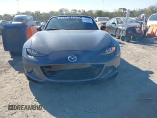 ✅ 2021 Mazda MX-5 Miata Club • VIN: JM1NDAC79M0457131 • Lot: 43602532. Wystawiony na IAAI z przebiegiem 24 937 mil. Bezpłatny archiwum sprzedaży aukcyjnych z USA i szczegółowy raport historii pojazdu na DreamBid. Zdjęcie 6.