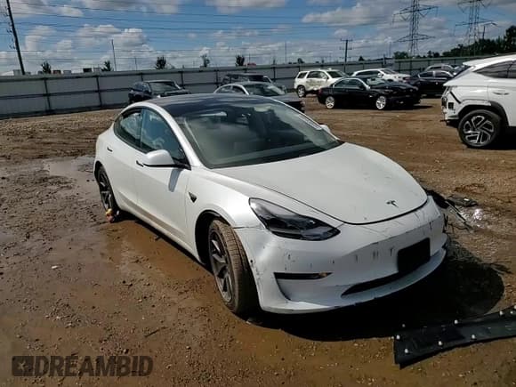 ✅ 2021 Tesla Model 3 Standard Range Plus • VIN: 5YJ3E1EA5MF045951 • Lot: 69593805. Wystawiony na Copart z przebiegiem 47 334 mil. Bezpłatny archiwum sprzedaży aukcyjnych z USA i szczegółowy raport historii pojazdu na DreamBid. Zdjęcie 15.