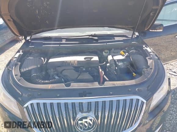 ✅ 2015 Buick LaCrosse Leather • VIN: 1G4GB5GR1FF152977 • Lot: 41791558. Wystawiony na IAAI z przebiegiem 115 589 mil. Bezpłatny archiwum sprzedaży aukcyjnych z USA i szczegółowy raport historii pojazdu na DreamBid. Zdjęcie 10.