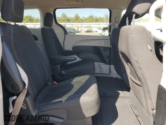 ✅ 2024 Chrysler Voyager LX • VIN: 2C4RC1CG4RR186366 • Lot: 80943085. Listed on Copart with 46,156 mi. Free auction sales archive from the USA and detailed vehicle history report at DreamBid. Image 11.