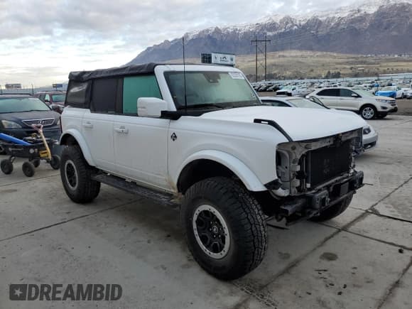 ✅ 2022 Ford Bronco • VIN: 1FMDE5DHXNLB48674 • Lot: 93339155. Listed on Copart with 41,933 mi. Free auction sales archive from the USA and detailed vehicle history report at DreamBid. Image 4.