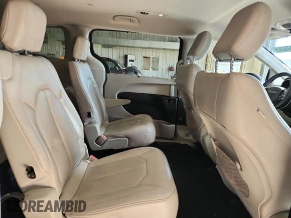 ✅ 2021 Chrysler Voyager LXi • VIN: 2C4RC1DG7MR519506 • Lot: 90571295. Wystawiony na Copart z przebiegiem 104 149 mil. Bezpłatny archiwum sprzedaży aukcyjnych z USA i szczegółowy raport historii pojazdu na DreamBid. Zdjęcie 11.