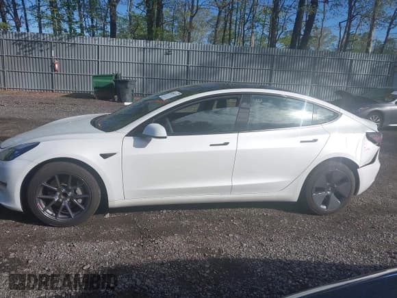 ✅ 2023 Tesla Model 3 • VIN: 5YJ3E1EA9PF576610 • Lot: 42206777. Listed on IAAI with 21,658 mi. Free auction sales archive from the USA and detailed vehicle history report at DreamBid. Image 14.