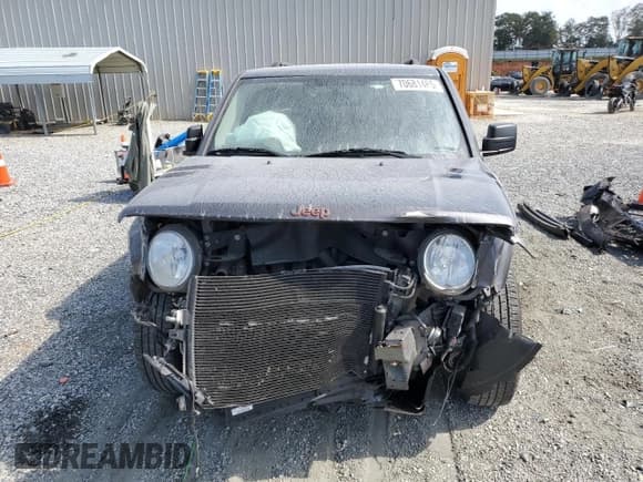 ✅ 2017 Jeep Patriot Sport • VIN: 1C4NJPBB7HD137788 • Лот: 70681465. Опубликован ранее на Copart с пробегом 123 757 миль. Бесплатный доступ к архиву аукционных продаж из США и подробный отчёт об истории автомобиля на DreamBid. Изображение 5.