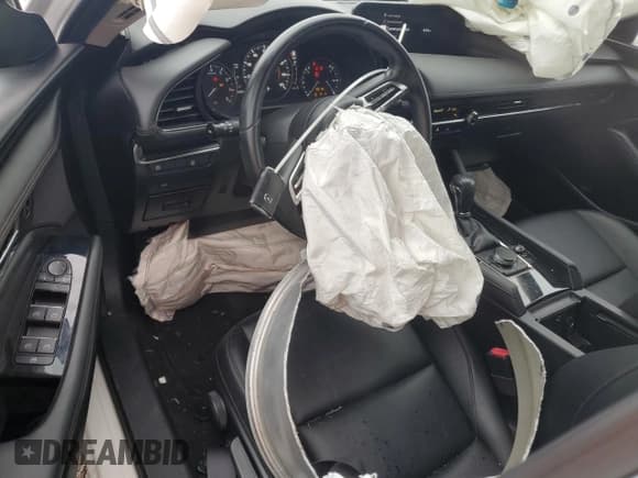 ✅ 2019 Mazda 3 Select • VIN: JM1BPBAMXK1116272 • Lot: 90493235. Listed on Copart with 57,681 mi. Free auction sales archive from the USA and detailed vehicle history report at DreamBid. Image 8.