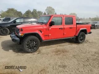 ✅ 2025 Jeep Gladiator Texas Trail • VIN: 1C6PJTAG7SL511738 • Лот: 87016735. Опубликован ранее на Copart с пробегом 9 837 миль. Бесплатный доступ к архиву аукционных продаж из США и подробный отчёт об истории автомобиля на DreamBid. Изображение 1.