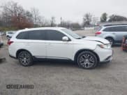 ✅ 2018 Mitsubishi Outlander SE • VIN: JA4AD3A37JZ000894 • Lot: 43715703. Listed on IAAI with 139,604 mi. Free auction sales archive from the USA and detailed vehicle history report at DreamBid. Image 14.