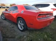 ✅ 2010 Dodge Challenger R/T Classic • VIN: 2B3CJ5DTXAH111536 • Lot: 84242134. Wystawiony na Copart z przebiegiem Nie podano. Bezpłatny archiwum sprzedaży aukcyjnych z USA i szczegółowy raport historii pojazdu na DreamBid. Zdjęcie 2.