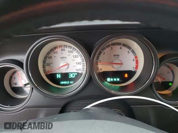 ✅ 2009 Dodge Challenger R/T • VIN: 2B3LJ54T29H503261 • Lot: 43987605. Wystawiony na Copart z przebiegiem 184 812 mil. Bezpłatny archiwum sprzedaży aukcyjnych z USA i szczegółowy raport historii pojazdu na DreamBid. Zdjęcie 9.