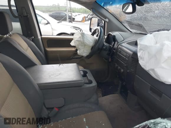 ✅ 2004 Nissan Titan XE • VIN: 1N6AA07A14N542231 • Lot: 42167445. Listed on IAAI with Not provided. Free auction sales archive from the USA and detailed vehicle history report at DreamBid. Image 5.