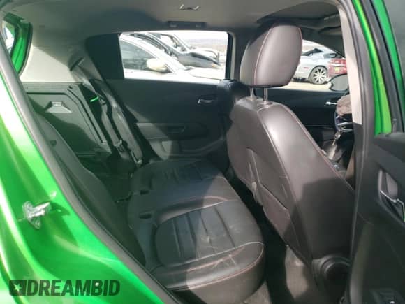 2015 Chevrolet Sonic RS z VIN 1G1JG6SB1F4169374, wystawiony jako Copart lot #41807954 z przebiegiem 82 660 mil mil oraz Szkoda całkowita • Salvage title. Historia ofert i sprzedaży dostępna na DreamBid. Obrazek 10.