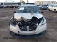 ✅ 2020 Nissan Kicks S • VIN: 3N1CP5BV3LL526504 • Lot: 43503228. Wystawiony na IAAI z przebiegiem 56 359 mil. Bezpłatny archiwum sprzedaży aukcyjnych z USA i szczegółowy raport historii pojazdu na DreamBid. Zdjęcie 12.