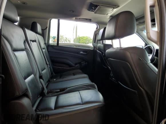 ✅ 2015 Chevrolet Suburban LT • VIN: 1GNSKJKC3FR238453 • Лот: 70261065. Опубликован ранее на Copart с пробегом 165 785 миль. Бесплатный доступ к архиву аукционных продаж из США и подробный отчёт об истории автомобиля на DreamBid. Изображение 11.