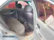 2005 Hyundai Accent GLS z VIN KMHCG45C65U576092, wystawiony jako IAAI lot #41368504 z przebiegiem 162 208 mil mil oraz . Historia ofert i sprzedaży dostępna na DreamBid. Obrazek 8.