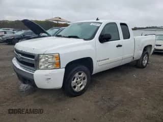 2008 Chevrolet Silverado 1500 1LT with VIN 2GCEC19J581132699, listed as a Copart auction lot 82658015 with Not provided miles and Clean title. Bid and sale history available at DreamBid. Image 1.