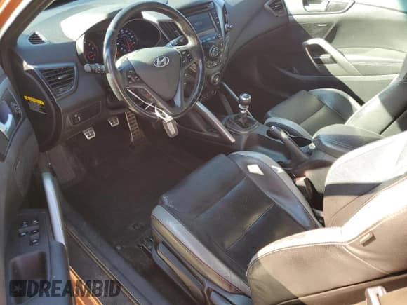 ✅ 2016 Hyundai Veloster Turbo • VIN: KMHTC6AE5GU302397 • Lot: 86282954. Wystawiony na Copart z przebiegiem 174 341 mil. Bezpłatny archiwum sprzedaży aukcyjnych z USA i szczegółowy raport historii pojazdu na DreamBid. Zdjęcie 8.