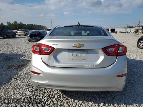 ✅ 2019 Chevrolet Cruze LS • VIN: 1G1BC5SM4K7112235 • Lot: 81421275. Listed on Copart with 153,570 mi. Free auction sales archive from the USA and detailed vehicle history report at DreamBid. Image 6.