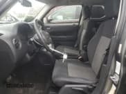 ✅ 2014 Jeep Patriot Latitude • VIN: 1C4NJRFBXED627790 • Lot: 92002875. Wystawiony na Copart z przebiegiem 142 265 mil. Bezpłatny archiwum sprzedaży aukcyjnych z USA i szczegółowy raport historii pojazdu na DreamBid. Zdjęcie 7.