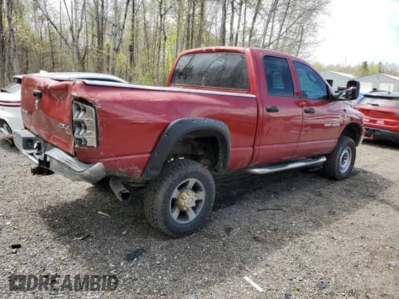 2006 Dodge 3500 SLT z VIN 3D7LX38C36G126808, wystawiony jako Copart lot #55841385 z przebiegiem 384 279 mil mil oraz Czysty tytuł • Clean title. Historia ofert i sprzedaży dostępna na DreamBid. Obrazek 3.