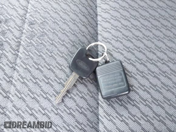 ✅ 2004 Ford Escape XLT • VIN: 1FMCU93134KB07995 • Лот: 42092979. Опубликован ранее на IAAI с пробегом 166 074 миль. Бесплатный доступ к архиву аукционных продаж из США и подробный отчёт об истории автомобиля на DreamBid. Изображение 11.