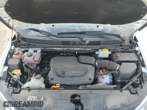 ✅ 2019 Chrysler Pacifica Hybrid Limited • VIN: 2C4RC1N72KR509090 • Лот: 60441235. Опубликован ранее на Copart с пробегом 105 821 миль. Бесплатный доступ к архиву аукционных продаж из США и подробный отчёт об истории автомобиля на DreamBid. Изображение 12.