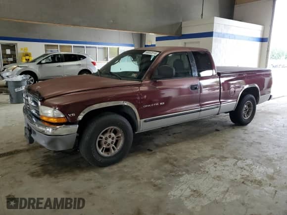 2000 Dodge Dakota with VIN 1B7GL22X9YS639960, listed as a Copart auction lot 68003514 with 136,725 mi miles and Salvage title. Bid and sale history available at DreamBid. Image 1.