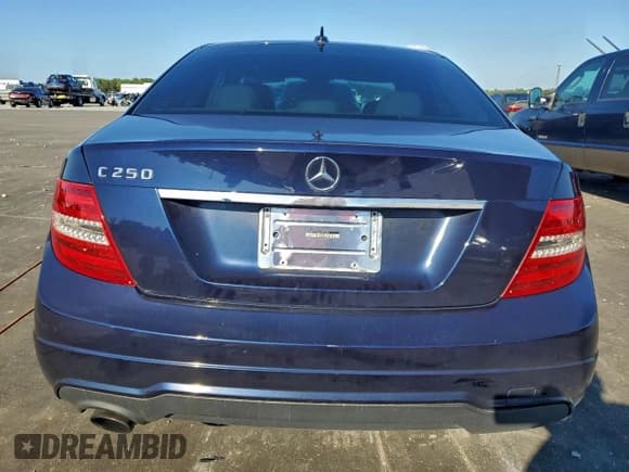 ✅ 2012 Mercedes-Benz C 250 Sport • VIN: WDDGF4HB9CR222620 • Lot: 95903085. Wystawiony na Copart z przebiegiem 144 041 mil. Bezpłatny archiwum sprzedaży aukcyjnych z USA i szczegółowy raport historii pojazdu na DreamBid. Zdjęcie 6.