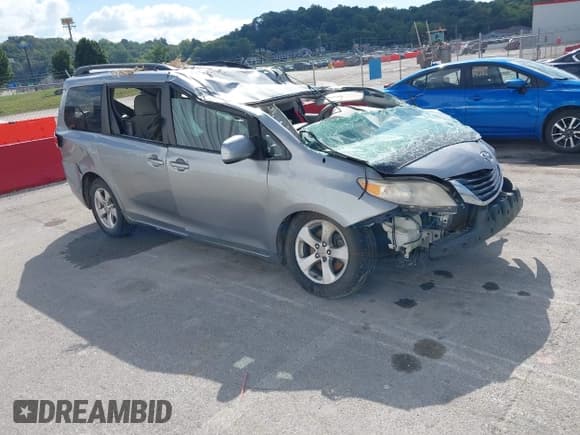 ✅ 2011 Toyota Sienna LE • VIN: 5TDKK3DC1BS138106 • Lot: 43308460. Listed on IAAI with 141,832 mi. Free auction sales archive from the USA and detailed vehicle history report at DreamBid. Image 1.